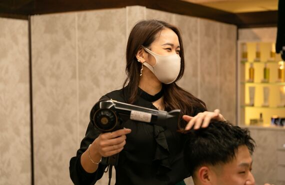 女性スタイリストが一対一でお悩みにご対応 | 高松市の美容室なら完全個室のH･REPOS